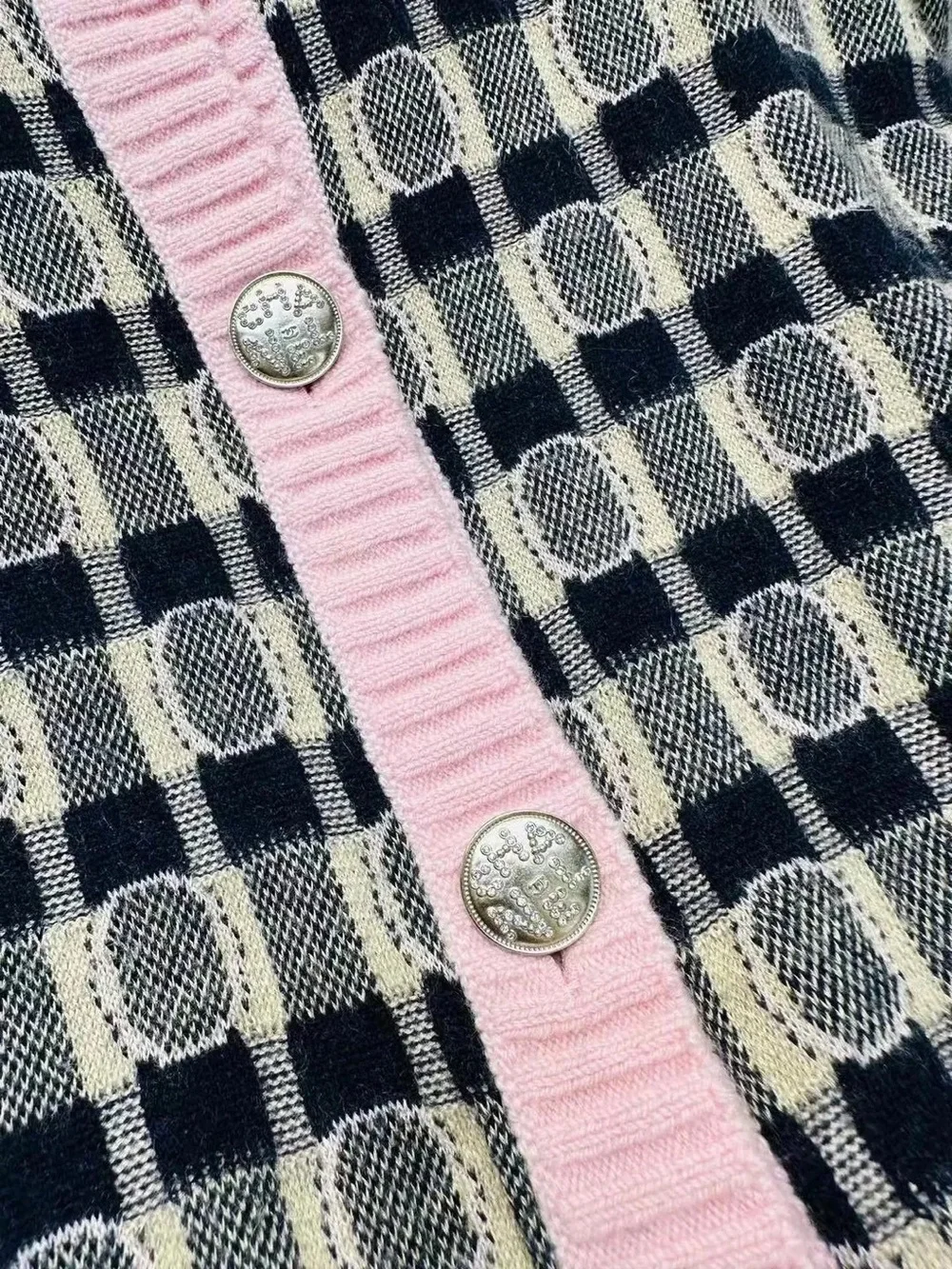 CHANEL Cashmere Shift Dress – 21B Collection (Pre-Fall 2021)